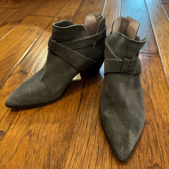 Sole society | faux suede pointed ankle boots | Sz 8 - Picture 3 of 11
